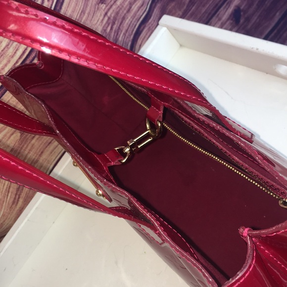 Louis Vuitton Red Vernis Wilshire PM Bag - Picture 7 of 8